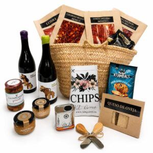 Regalos personalizados para momentos especiales - Kit Quiero - Capazo-gorumet- sabores Dehesa - Vinos- patés-aceite oliva